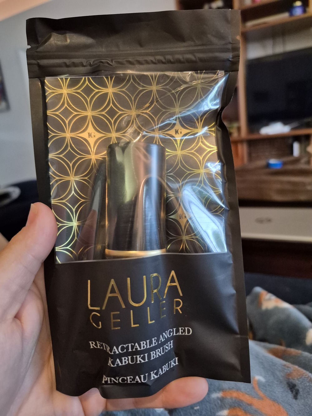 Laura Geller Black and Gold Retractable Angled Kabuki Brush